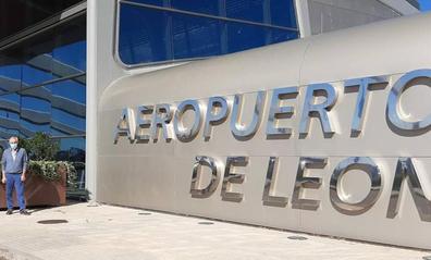 Casi 45.000 pasajeros volaron desde el aeropuerto de León en 2022, un 57% más que el anterior año