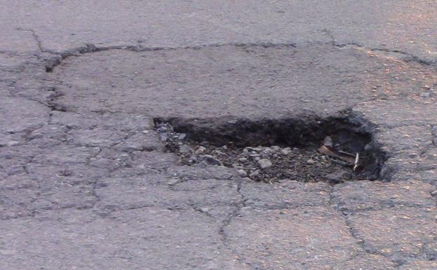 Ponferrada acomete un plan de bacheo de calles para revertir los efectos del último temporal de lluvias