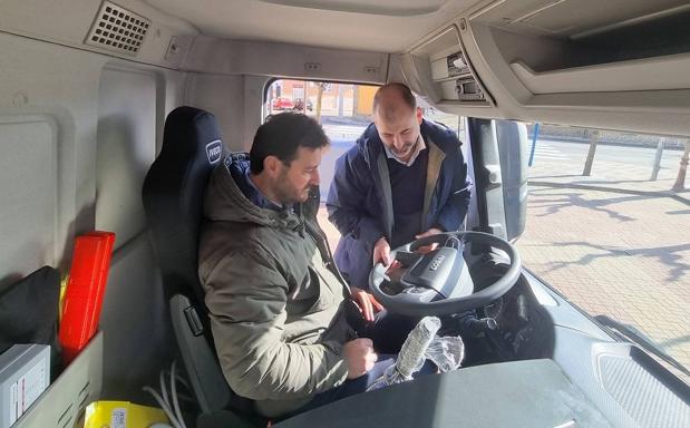 Villaquilambre cuenta con un nuevo camión de recogida de basura valorado en casi medio millón de euros