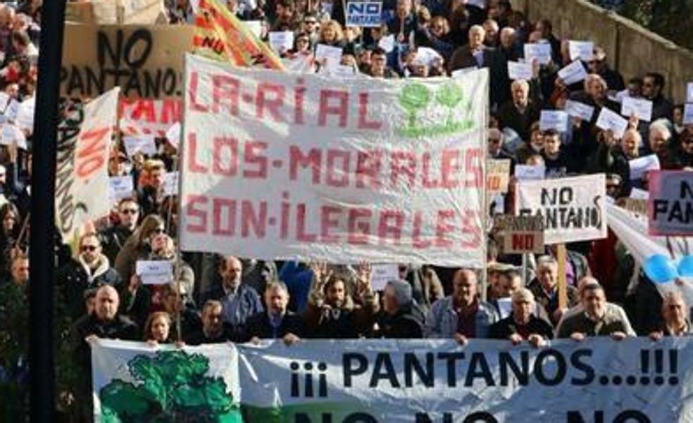 El PSOE se compromete a «buscar alternativas beneficiosas » a las balsas de La Rial y Los Morales