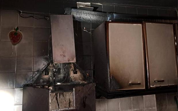 El aceite de una sartén provoca un pequeño incendio en una vivienda de Villafranca del Bierzo