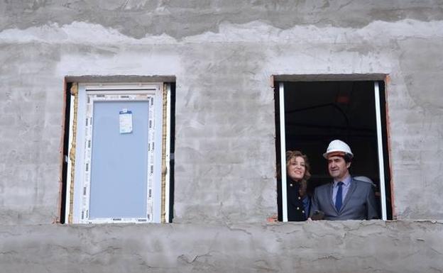 Suárez-Quiñones destaca la construcción de 509 viviendas para «repoblar» el medio rural con descuentos del 20% para menores de 36 años y 62,1 millones de inversión