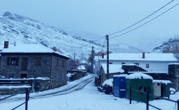 Un fuerte temporal provocado por la borrasca Fien pone en alerta amarilla por frío y nieve a León