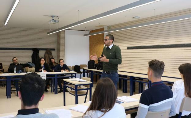 Últimas plazas para el curso de debate de la Universidad de León