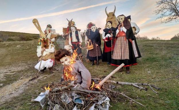 Los Campaneirus abren las Mascaradas de Invierno