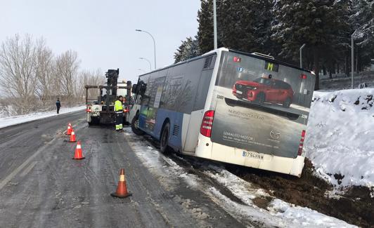 León y el alfoz suspenden la circulación de autobuses debido a la intensa nevada sobre la capital