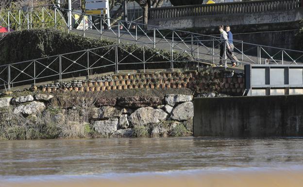 La CHD prevé que sigan las crecidas del Bernesga en León y del Tuerto en San Félix de la Vega