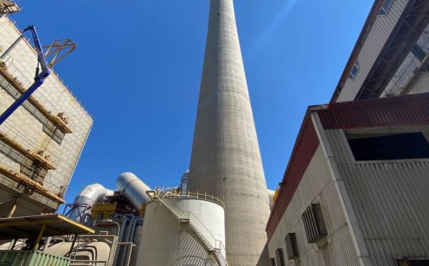 Endesa paraliza sin fecha la voladura de las torres y la chimenea de la central de Compostilla II para cumplir los plazos de presentación de recurso