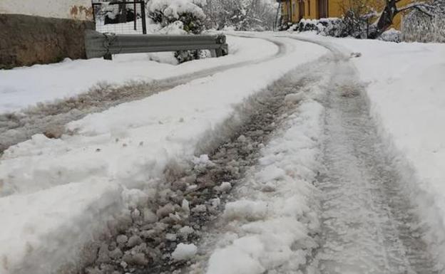 El PP critica que el Ayuntamiento de Cistierna no limpia los pueblos tras la primera nevada del año