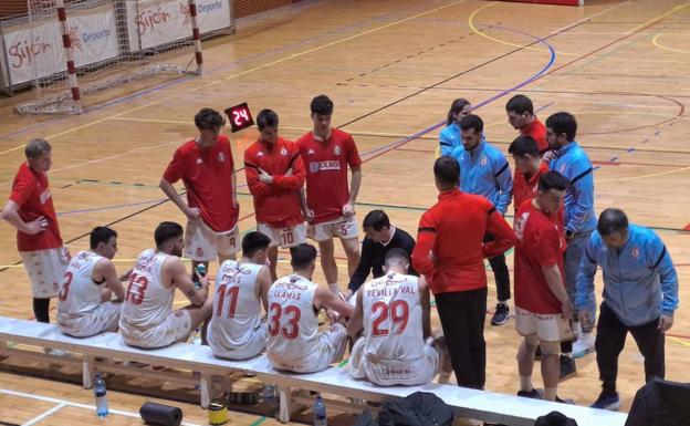 La Cultural de Baloncesto pasa por encima del colista y sigue a la caza del CB Chantada