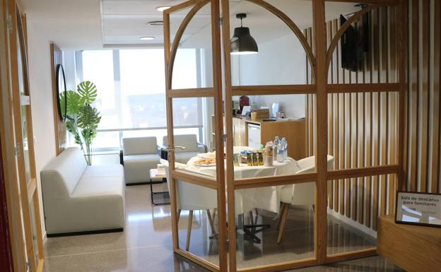 El Hospital de León presenta sus nuevas salas de respiro para hacerlo «lo más familiar posible»