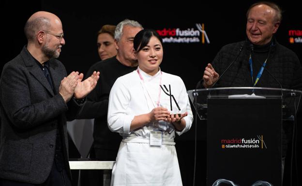 Noelia Tomoshige es la pastelera revelación con un postre de cítrico japonés y miel andaluza