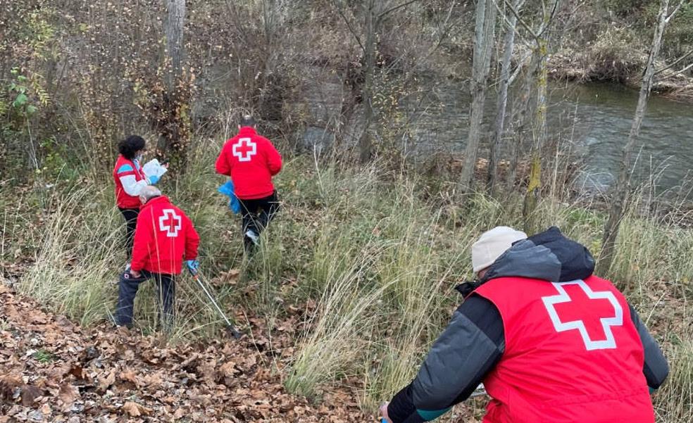 Cruz Roja y Libera recogen y analizan más de 15 toneladas de 'basuraleza' en 2022