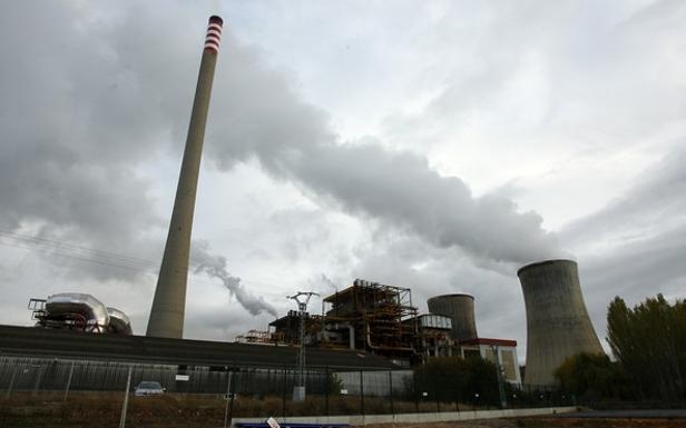 La delegación de Ponferrada del Colegio de Arquitectos de León se opone a la demolición de las torres de refrigeración de Cubillos del Sil