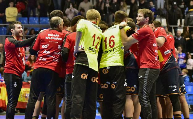 Tres jugadores del Abanca Ademar, convocados para una tecnificación de la Federación Española