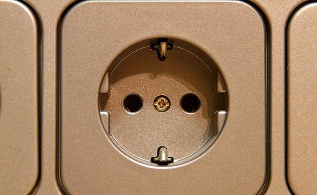 El precio de la luz baja un 32,9% este viernes en León, hasta los 44,86 euros/MWh