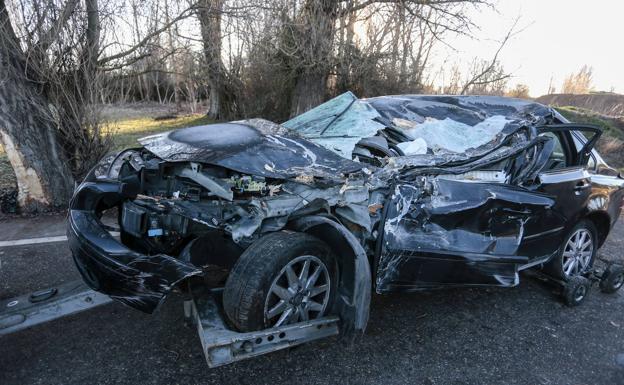 Fallece un varón de 33 años tras salirse de la vía con su vehículo en la carretera de Vilecha de León