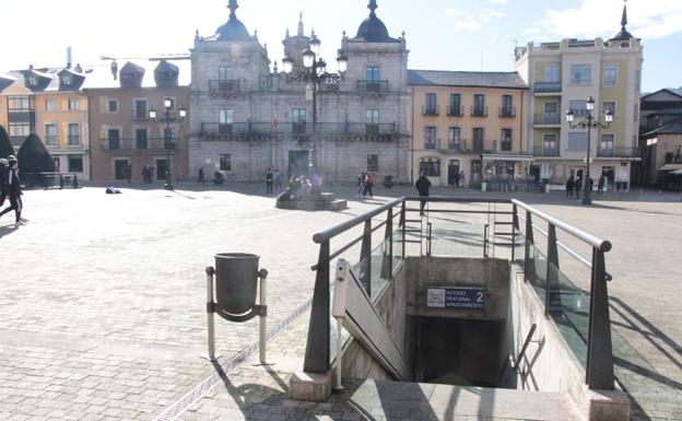 Ponferrada inicia el expediente para resolver la concesión del parking subterráneo de la plaza del Ayuntamiento