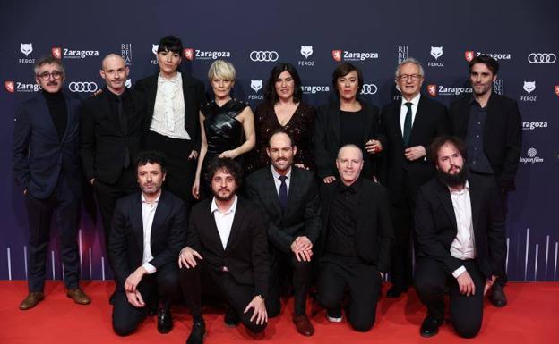 Los Feroz caen rendido a la berciana 'As Bestas' que se alza con el premio a la mejor película dramática