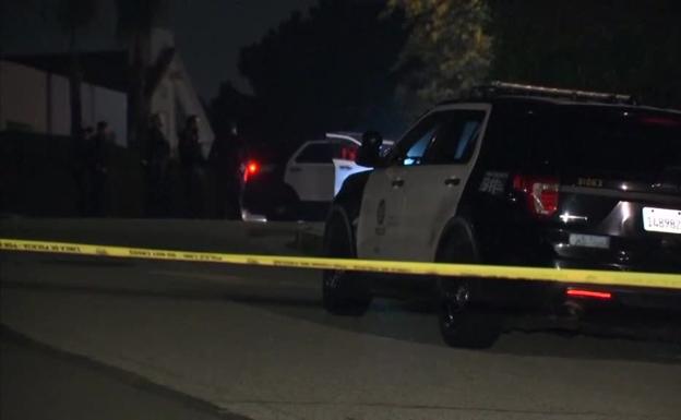 Tres muertos a tiros en reunión en lujosa residencia cercana a Beverly Hills