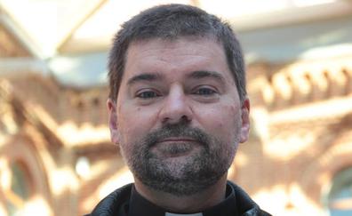 El obispo confirma la elección del canónigo Luis García Gutiérrez como nuevo abad del Cabildo de la Real Colegiata de San Isidoro
