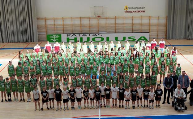 Remontada del Patatas Hijolusa para homenajear también en la cancha a Urbano González