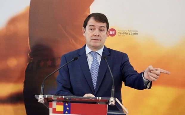 Abascal destaca la apuesta de Vox en Castilla y León por la familia y la natalidad: «Sin bajar la cabeza ni pedir permiso»