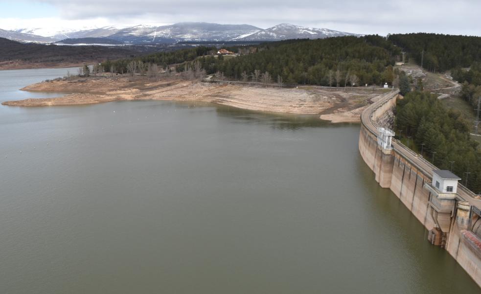 Los embalses del Duero, al 65,6%, ya almacenan más agua que hace un año
