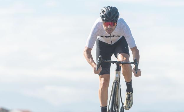 El campeón olímpico Samuel Sánchez apadrina al equipo ciclista Emico & Erbi de Bembibre