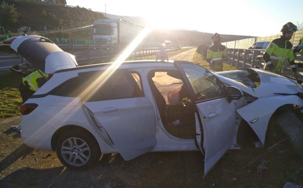 Fallece un varón en un accidente de coche en la A-6, a la altura de Torre del Bierzo