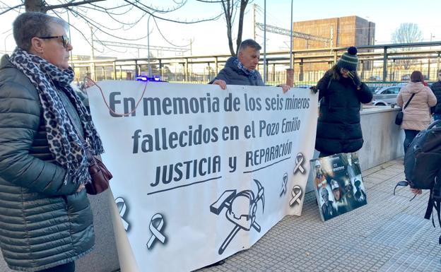 Dolor y rabia en el inicio del juicio de La Vasco: «Hubo una gravísima negligencia; pedir perdón ahora ya no sirve de nada»