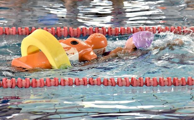 Los socorristas de La Bañeza se lucen en el estreno de la Kids Spanish Cup de Salvamento y Socorrismo