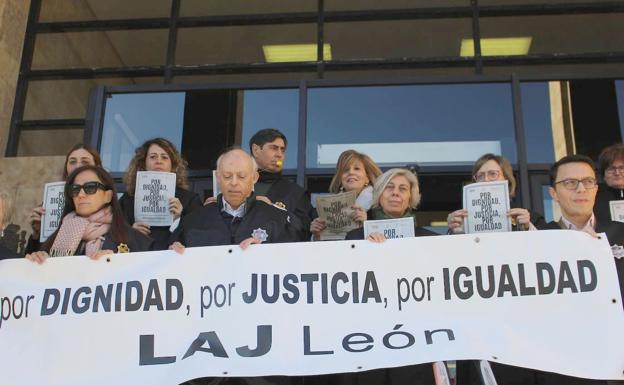 «Caos absoluto» en los Juzgados por la huelga de los Letrados de la Administración de Justicia