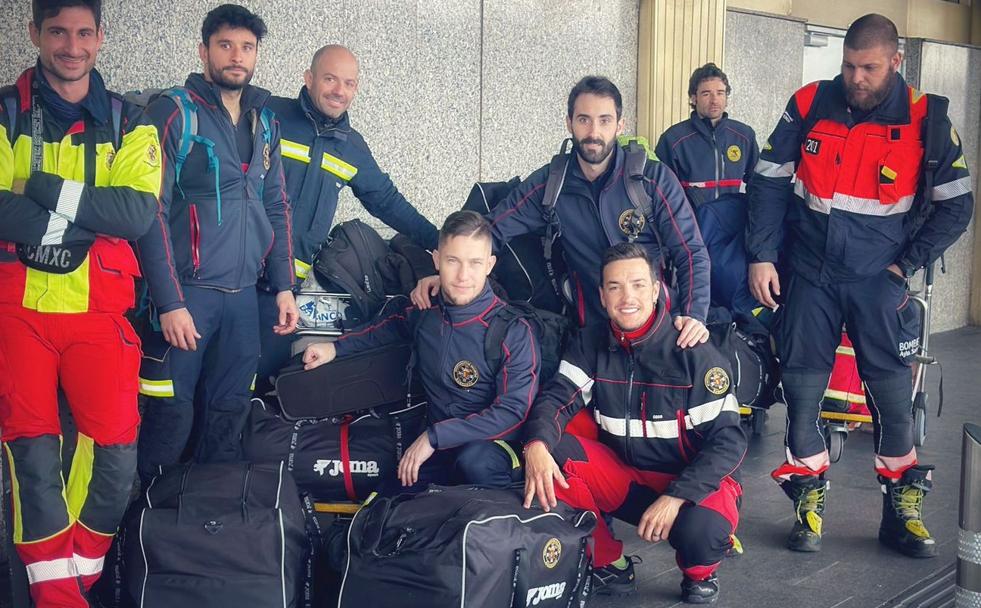 Un bombero leonés en la zona cero de Turquía: «Vamos a ayudar en todo lo posible»