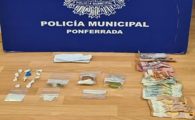 Dos detenidos en el registro de un establecimiento del barrio de la Estación de Ponferrada