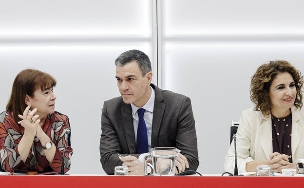 El PSOE intenta acelerar el debate del solo el 'sí es sí' para alejarlo del 8-M