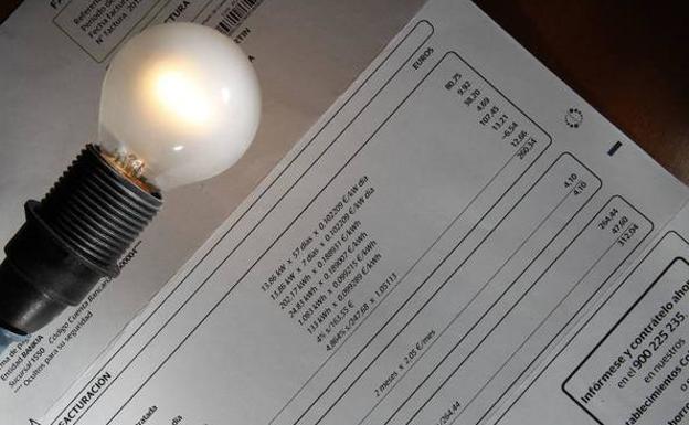 El precio de la luz sube un 7,6% este lunes, hasta los 144,14 euros/MWh