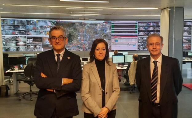 León ve en Madrid el 'espejo' para crear en el centro de control del transporte de la comunidad