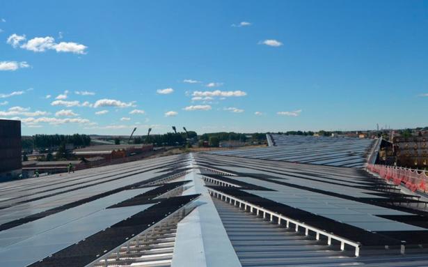 Ciudadanos denuncia que León contrata energía por más de ocho millones mientras mantiene sin uso las 4.000 placas del Palacio de Exposiciones