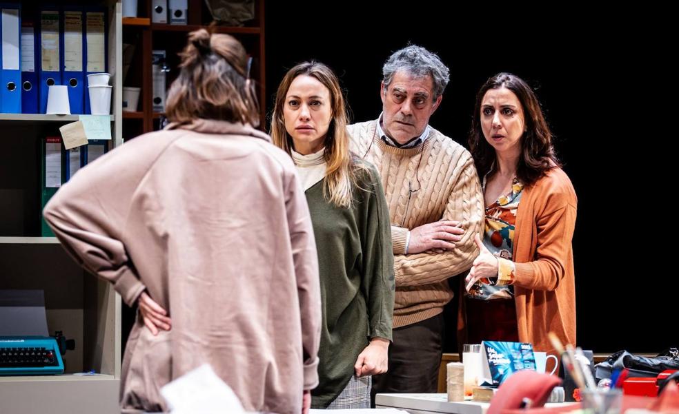 Natalia Verbeke y Carmen Ruiz desembarcan en el Bergidum con la comedia de amor negro 'Tercer cuerpo'