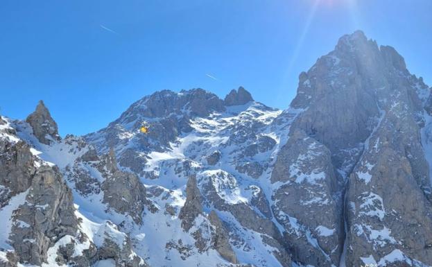 Rescatan a un montañero herido tras sufrir una caída en Picos de Europa