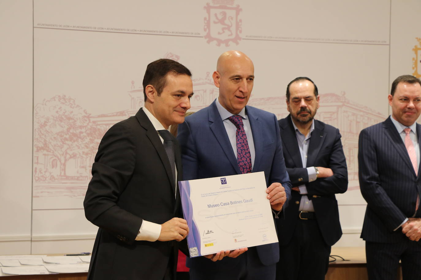 León renueva su compromiso con la calidad turística