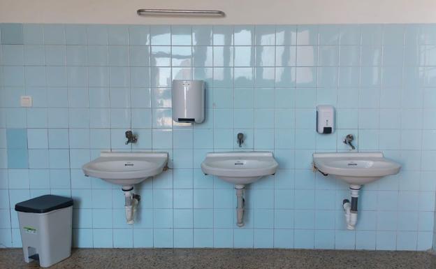 Padres y madres del colegio Teodoro Martínez Gadañón exigen mejoras en el centro educativo