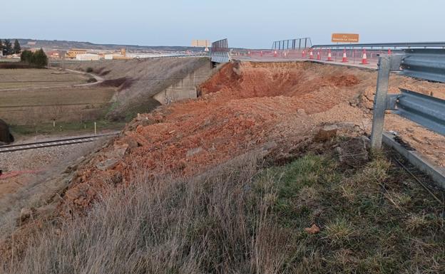 La restauración del paso elevado sobre las vías en Astorga, prioridad de Adif