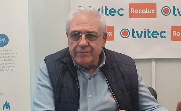 Coalición por El Bierzo otorga su 'Botillo de Oro' el día del 'entroido' al fundador de Tvitec, Javier Prado