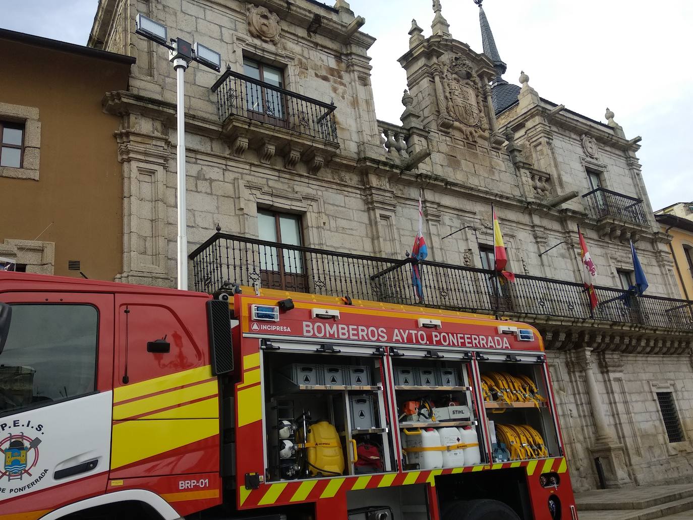 Ponferrada renueva la flota del parque de Bomberos