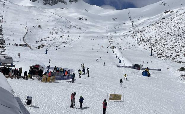 Las estaciones de León ofertan cerca de 33 kilómetros esquiables el fin de semana