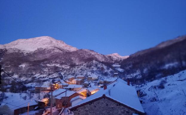 El puerto leonés de San Isidro registra la temperatura más baja del país, con 12,2 grados bajo cero