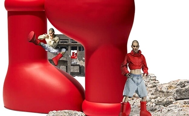 Imagen promocional de las populares botas rojas en la página web de MSCHF./
