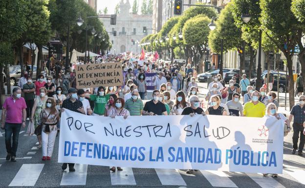 CSIF, UGT y CCOO convocan este jueves una concentración para exigir medidas de choque ante la «caótica» situación de la sanidad